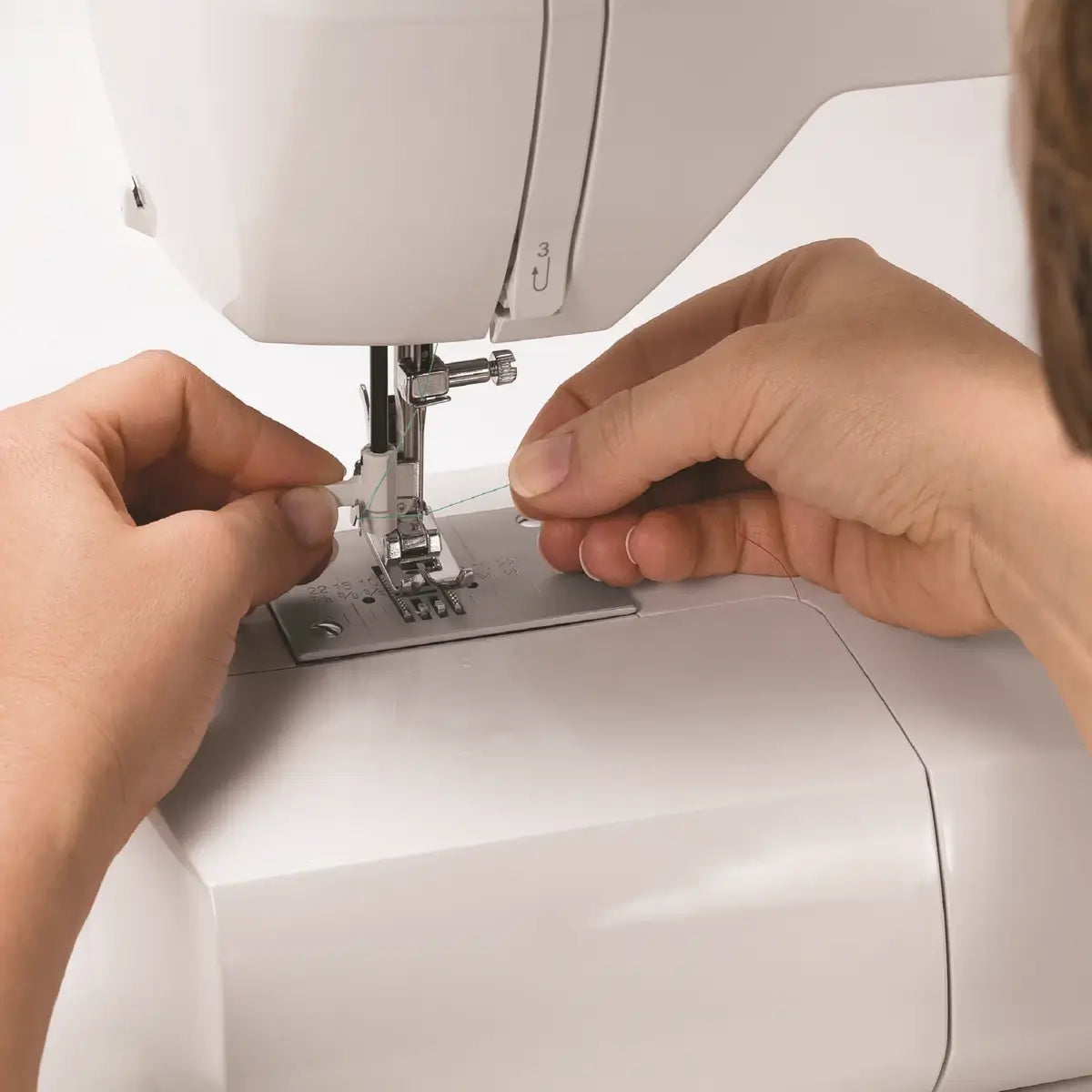 SINGER® Máquina de Costura Starlet 6660